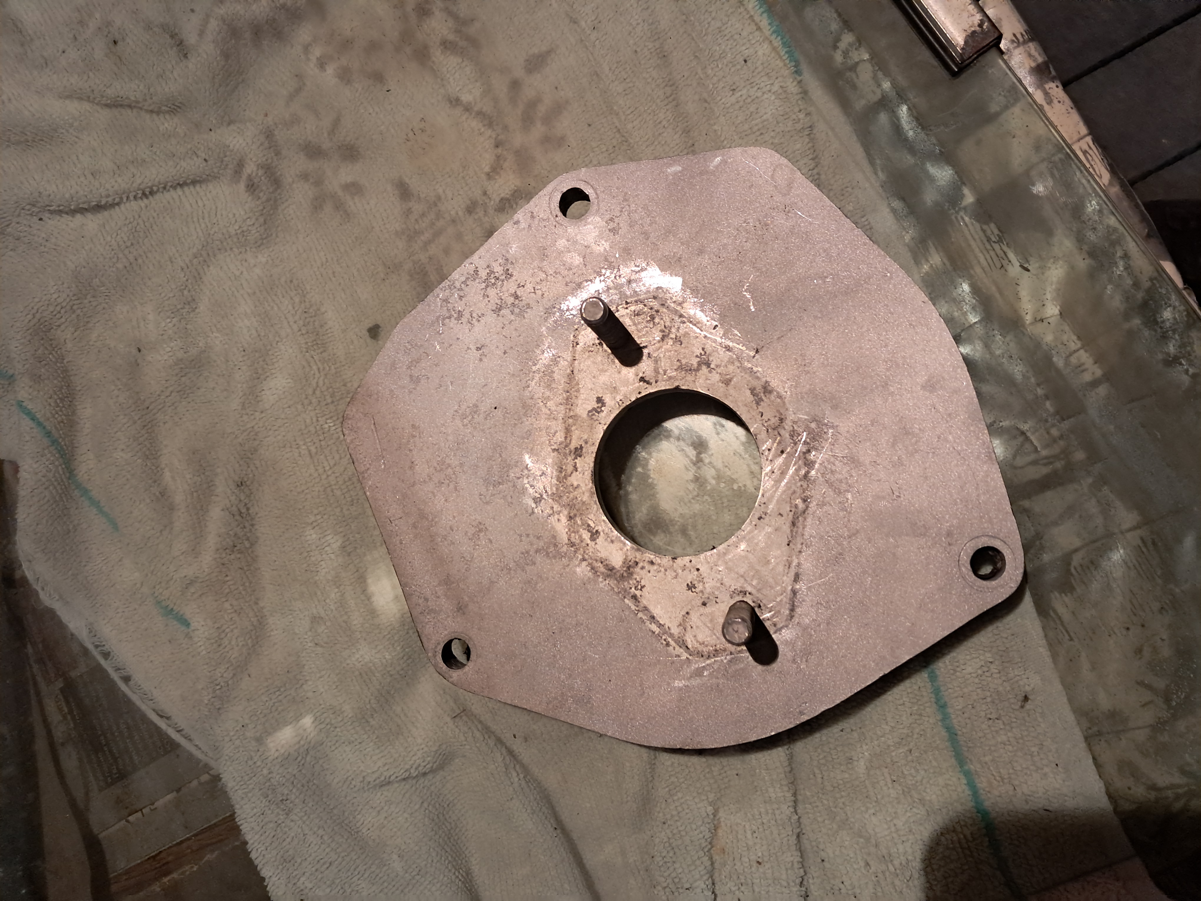 Фланец или проставка крепления ТНВД man 0824-0826 пучковое ТНВД